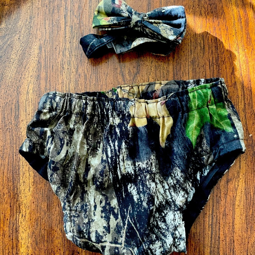 The cutest, 12 month old smash cake out fit